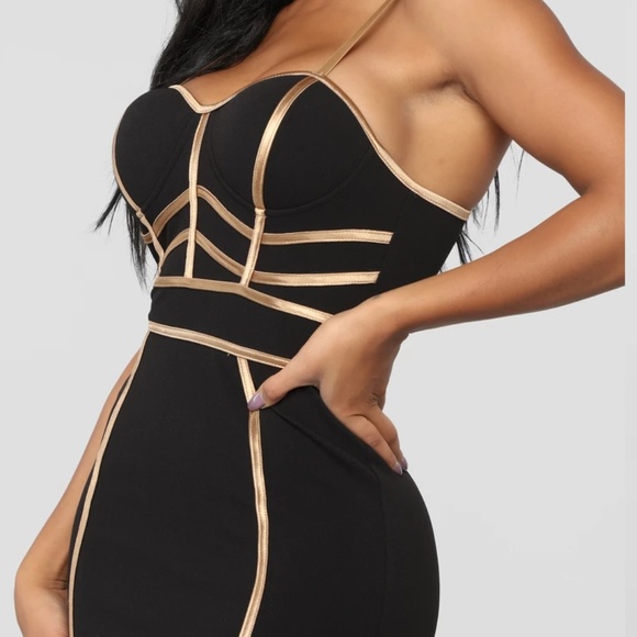 Black Dress - Picture 2 of 5